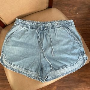 American Eagle Denim Shorts - Size M